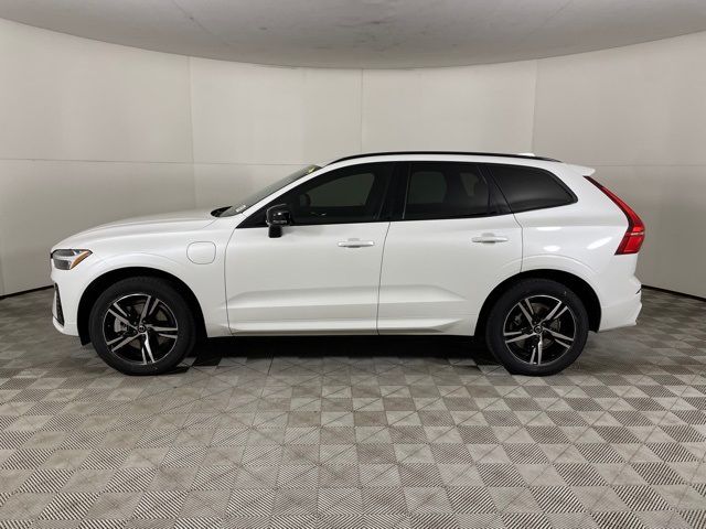 2022 Volvo XC60 Recharge Plug-In Hybrid R-Design