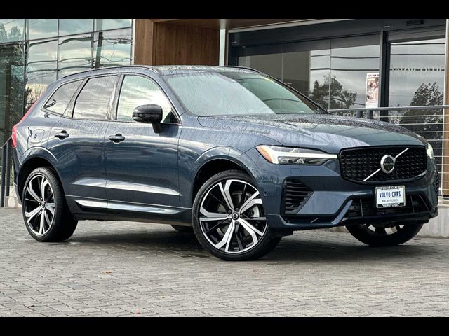 2022 Volvo XC60 Recharge Plug-In Hybrid R-Design