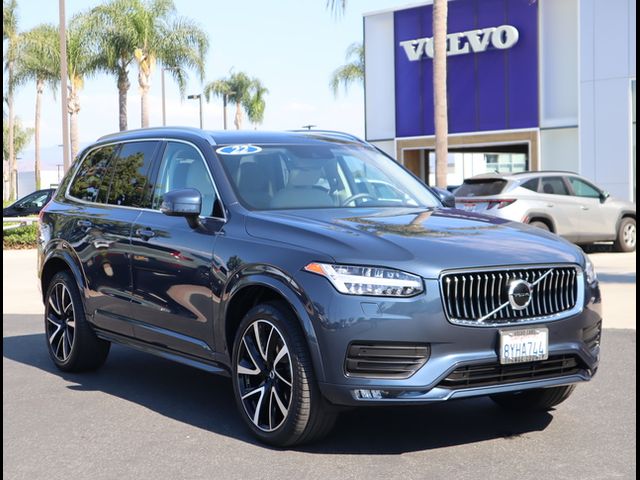 2022 Volvo XC90 Momentum