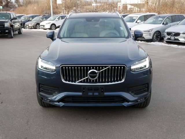 2022 Volvo XC90 Momentum