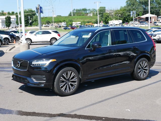 2022 Volvo XC90 Momentum