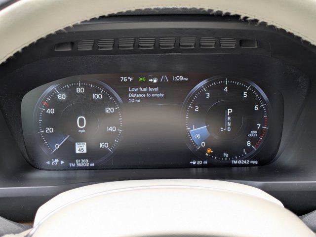 2022 Volvo XC90 Momentum