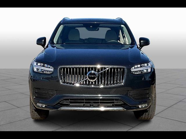 2022 Volvo XC90 Momentum