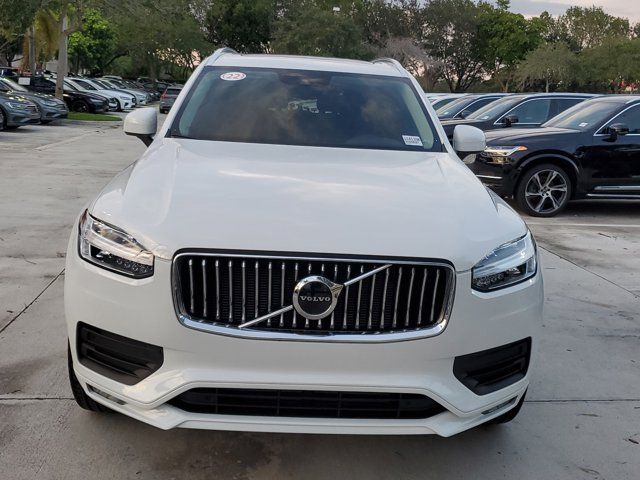 2022 Volvo XC90 Momentum