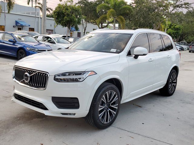 2022 Volvo XC90 Momentum