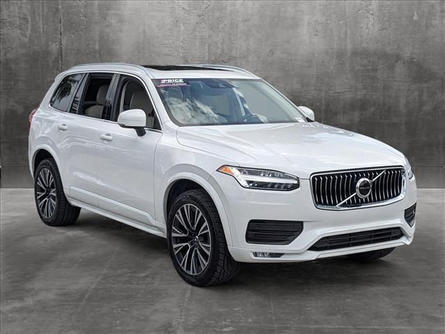 2022 Volvo XC90 Momentum