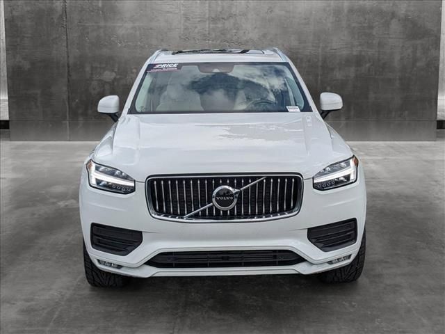 2022 Volvo XC90 Momentum