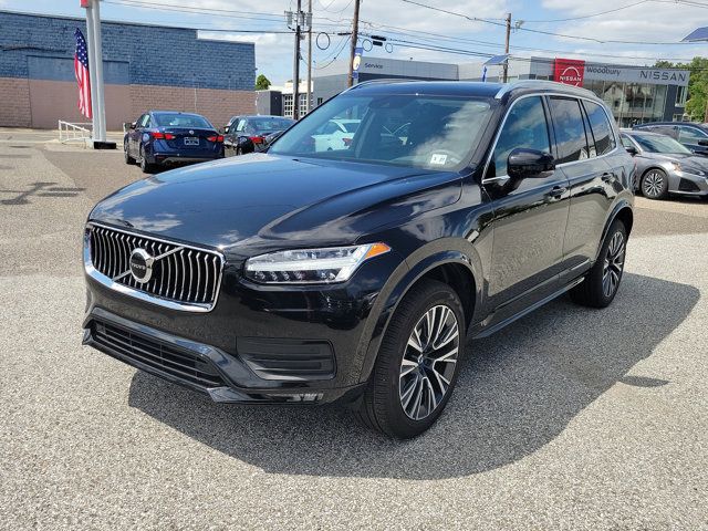 2022 Volvo XC90 Momentum