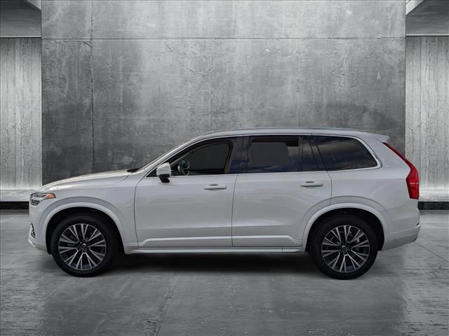 2022 Volvo XC90 Momentum