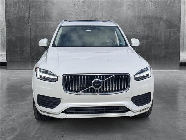 2022 Volvo XC90 Momentum