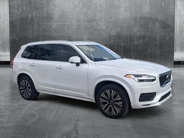 2022 Volvo XC90 Momentum