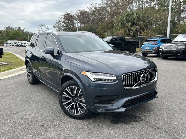 2022 Volvo XC90 Momentum