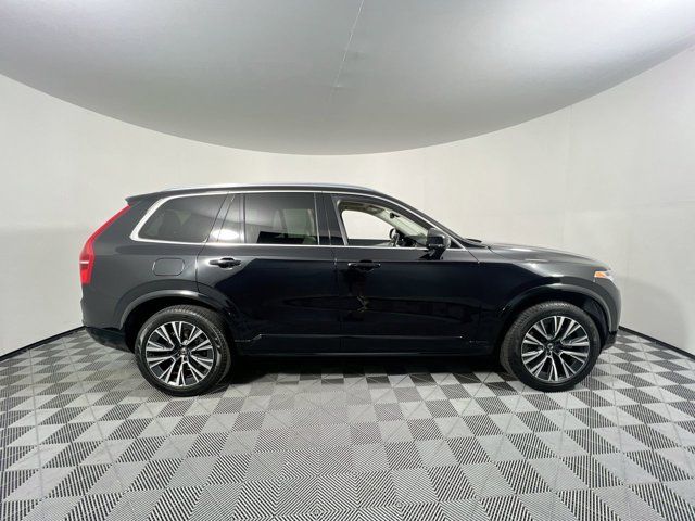 2022 Volvo XC90 Momentum