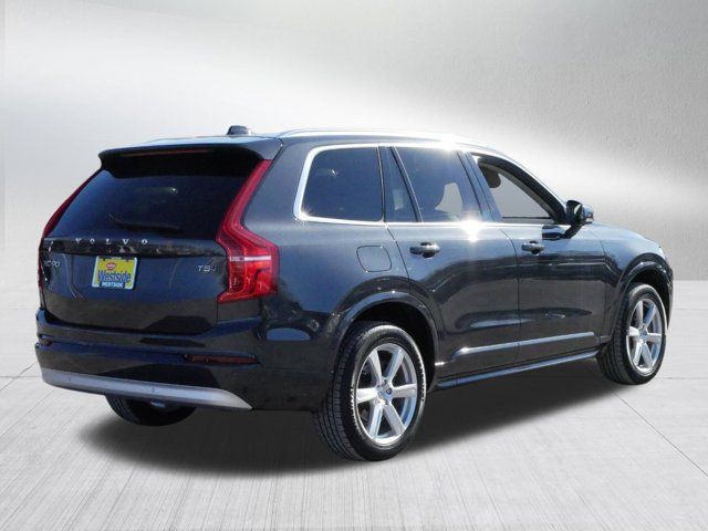 2022 Volvo XC90 Momentum