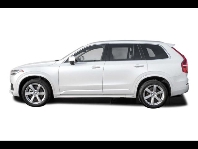 2022 Volvo XC90 Momentum