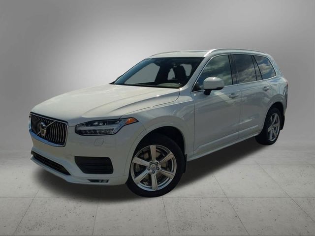 2022 Volvo XC90 Momentum