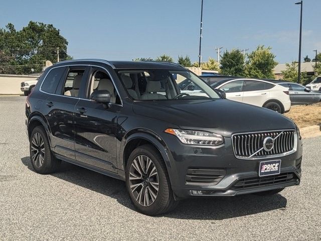 2022 Volvo XC90 Momentum