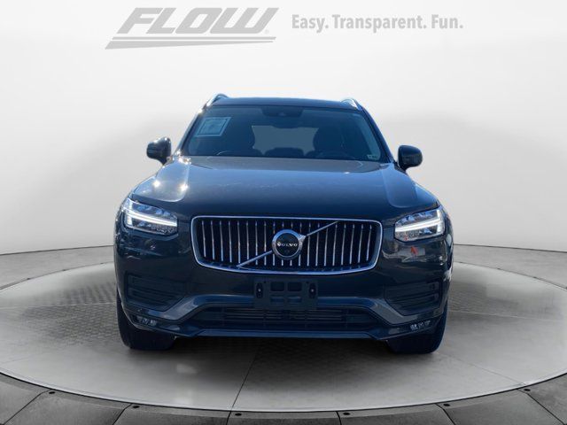 2022 Volvo XC90 Momentum