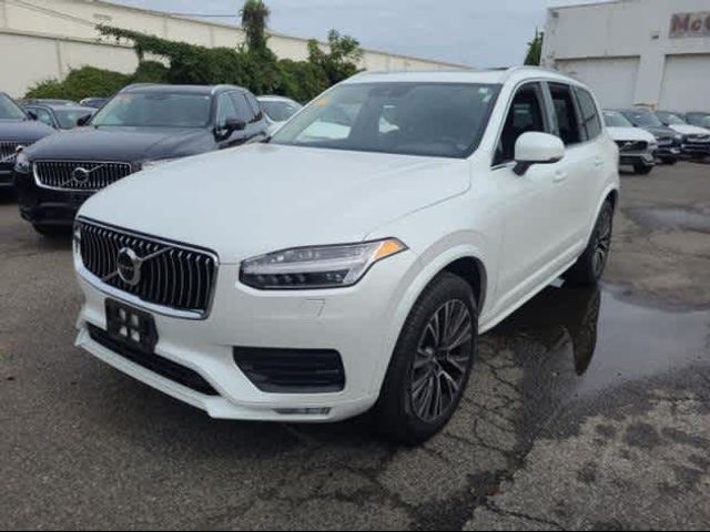 2022 Volvo XC90 Momentum