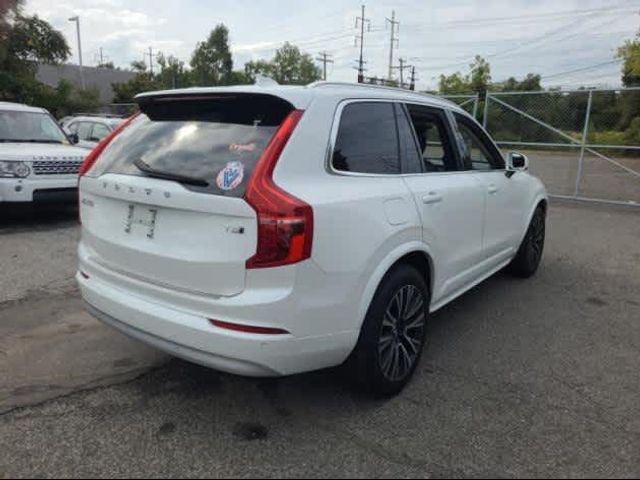 2022 Volvo XC90 Momentum