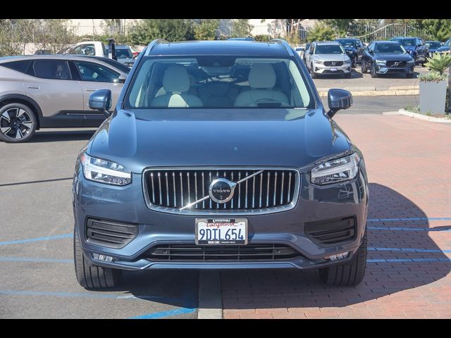 2022 Volvo XC90 Momentum