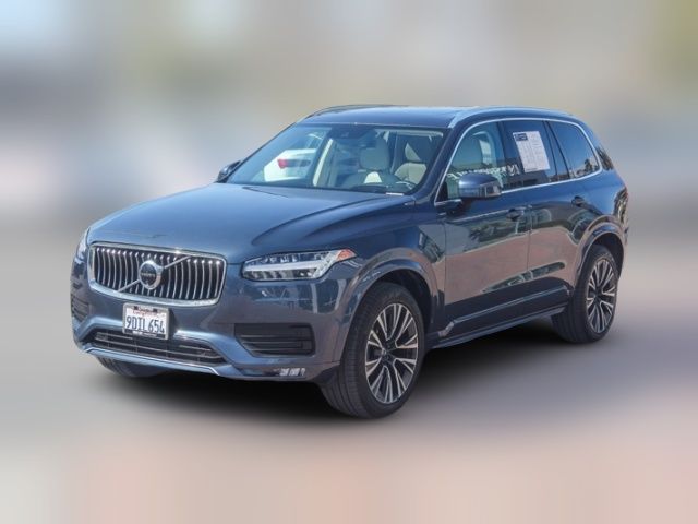 2022 Volvo XC90 Momentum