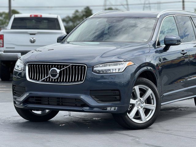 2022 Volvo XC90 Momentum