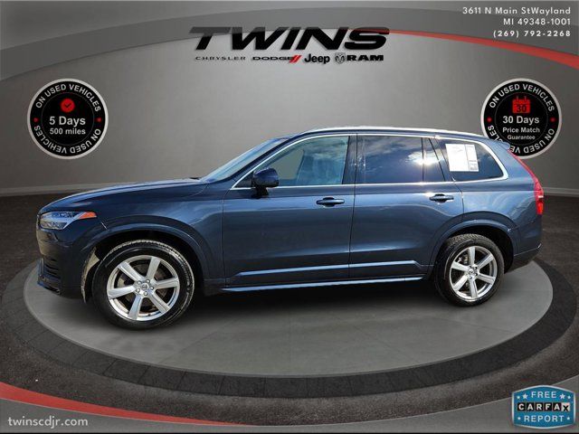 2022 Volvo XC90 Momentum
