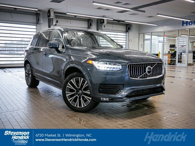 2022 Volvo XC90 Momentum