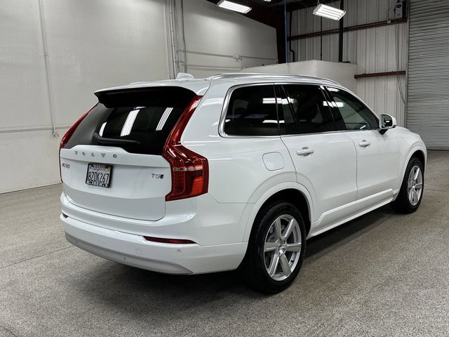 2022 Volvo XC90 Momentum