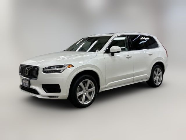 2022 Volvo XC90 Momentum