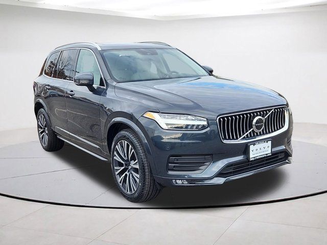 2022 Volvo XC90 Momentum