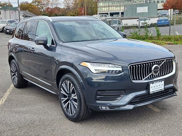 2022 Volvo XC90 Momentum