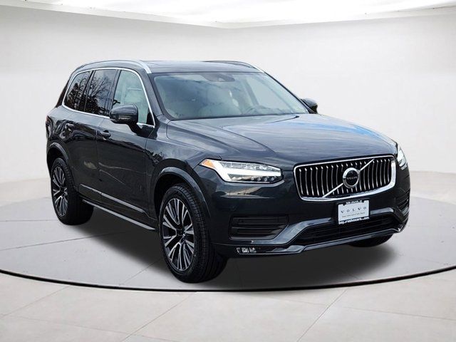 2022 Volvo XC90 Momentum