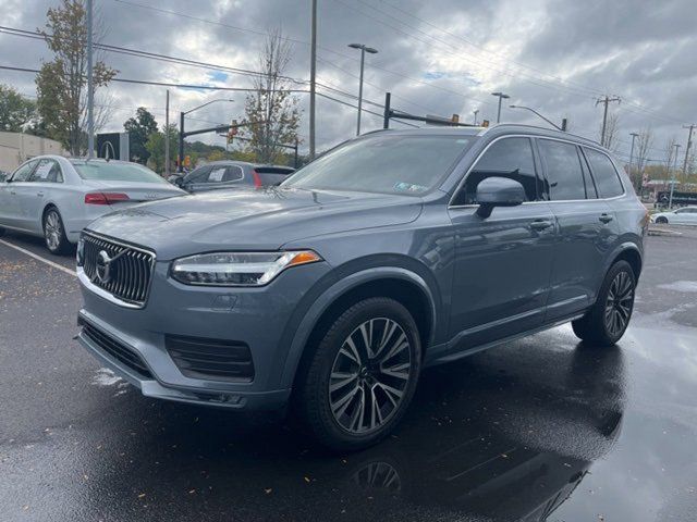 2022 Volvo XC90 Momentum