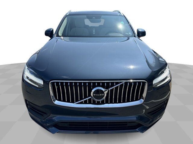 2022 Volvo XC90 Momentum