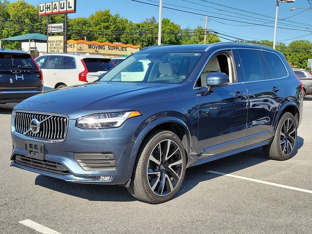 2022 Volvo XC90 Momentum