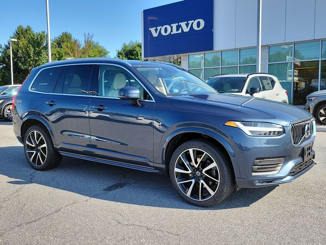 2022 Volvo XC90 Momentum