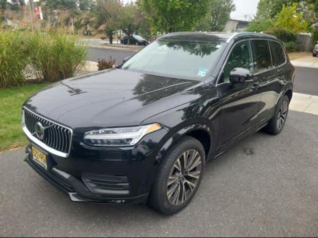 2022 Volvo XC90 Momentum