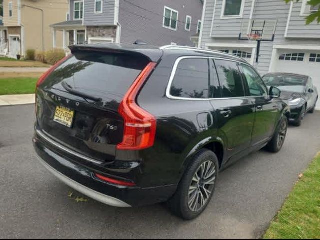 2022 Volvo XC90 Momentum