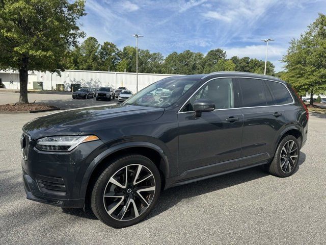 2022 Volvo XC90 Momentum