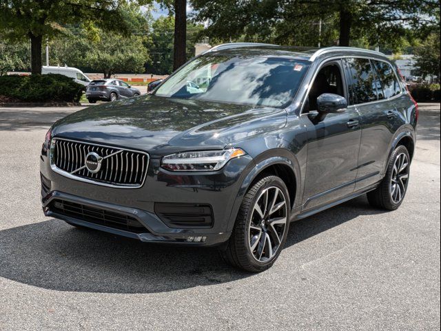 2022 Volvo XC90 Momentum