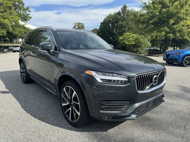 2022 Volvo XC90 Momentum