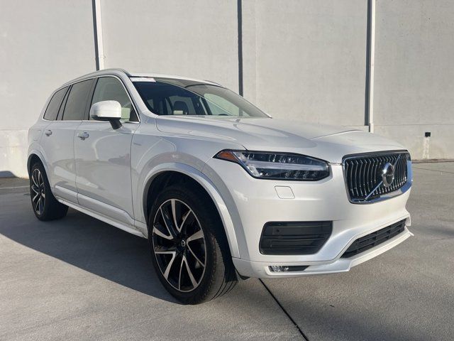 2022 Volvo XC90 Momentum