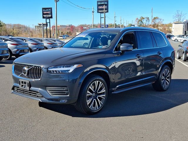 2022 Volvo XC90 Momentum