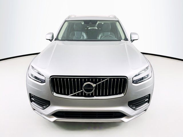 2022 Volvo XC90 Momentum