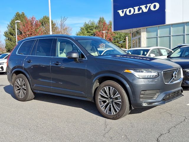 2022 Volvo XC90 Momentum