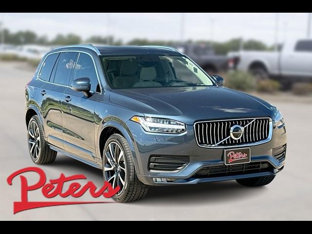 2022 Volvo XC90 Momentum