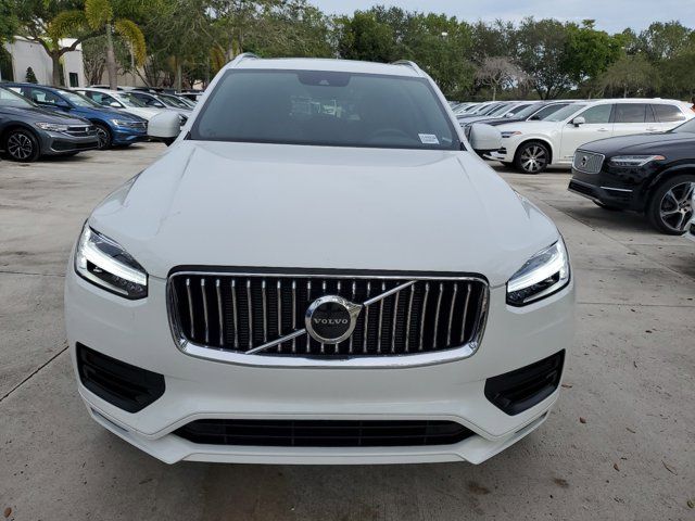 2022 Volvo XC90 Momentum