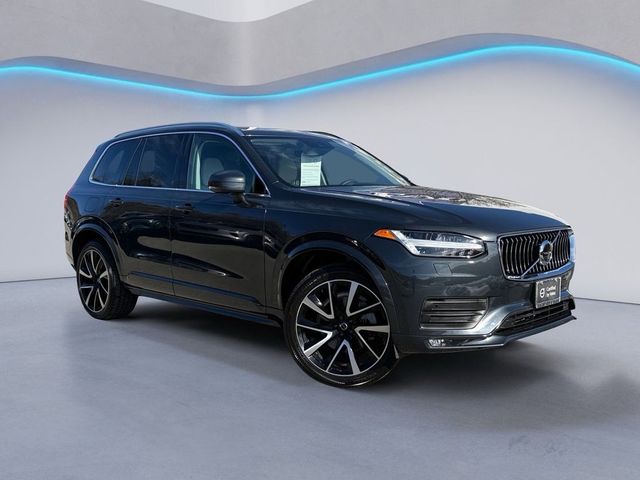 2022 Volvo XC90 Momentum